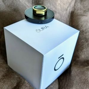 Oura ring gen 2 heritage gold size 7 does not require subscription like gen 3